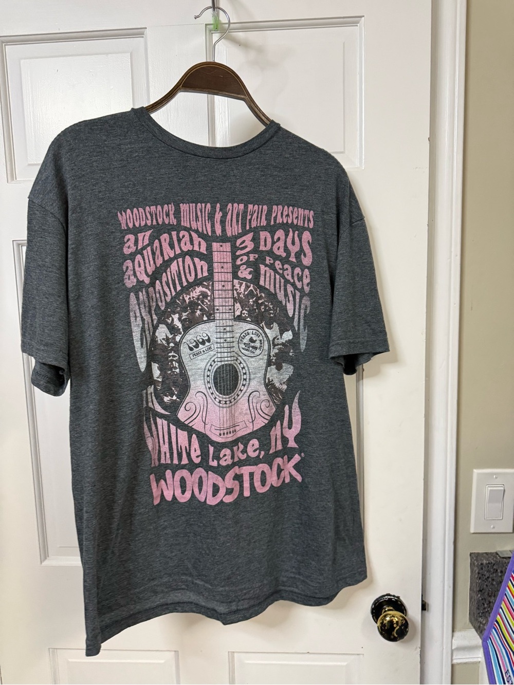 Vintage Woodstock Guitar Graphic Tee - Charcoal with Pink Print